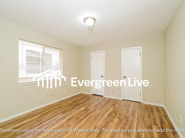 4917 Crestwood Dr — Photo 12
