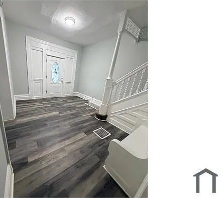 1052 Blackadore St — Photo 8