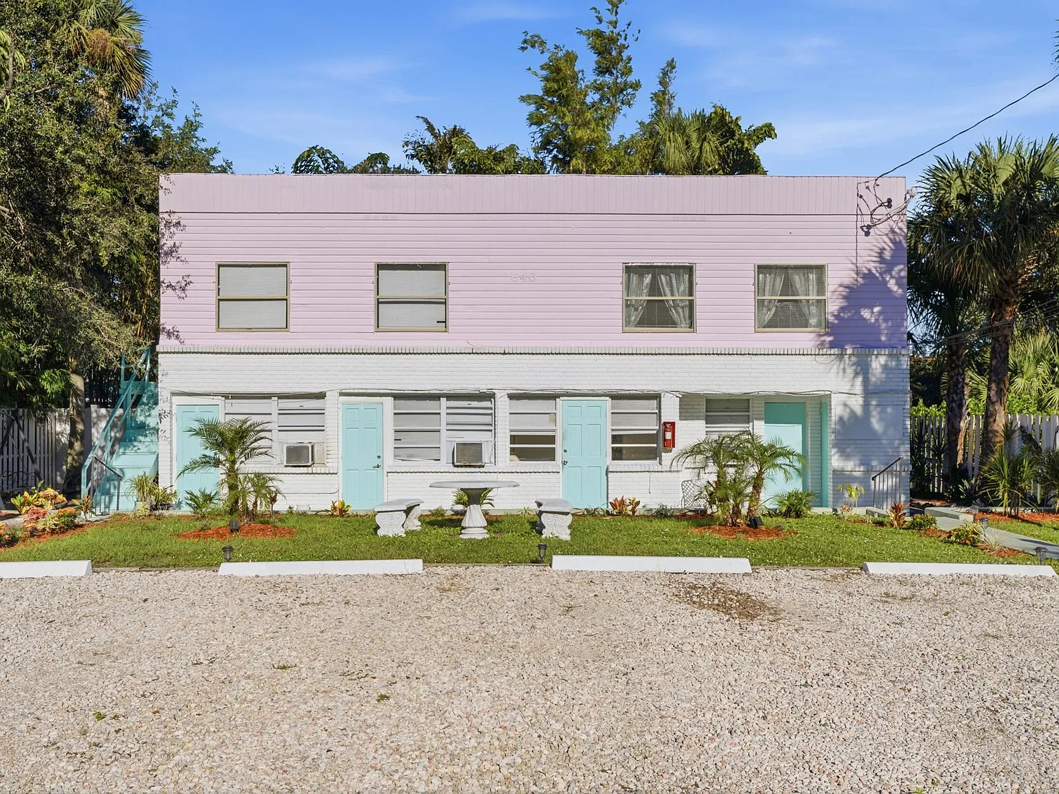 640 SW Bryant Ave — Photo 1