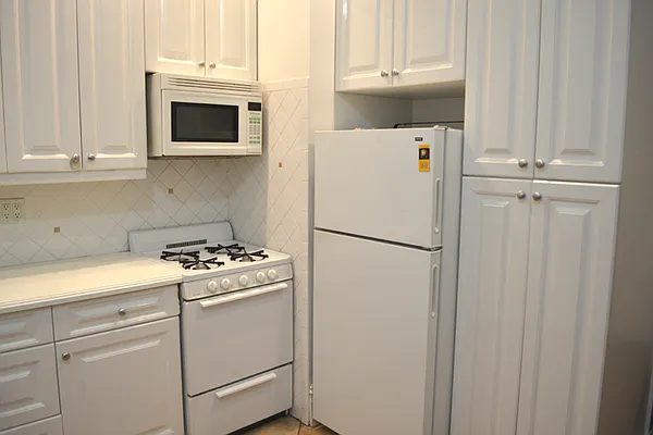 Rented by Manor Management | media 18