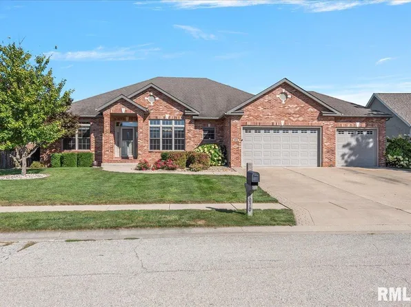 1070 Fountain Park Dr, Sherman, IL 62684