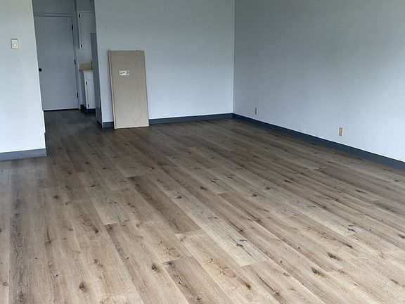 2nd image of 1600 NE 17th St APT 1
