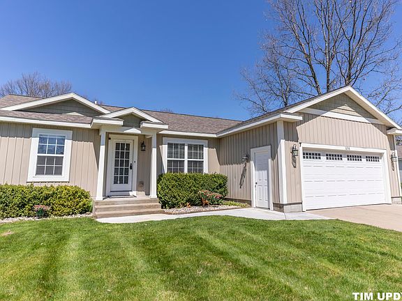 2nd image of 3258 Sarah Cir