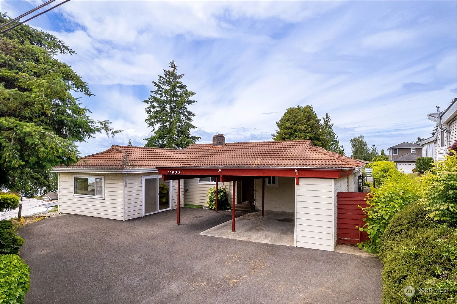 11923 28th Avenue SW photo 1