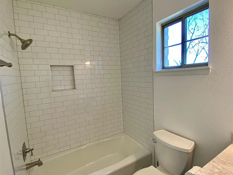 5502 Longhorn Lndg — Photo 16