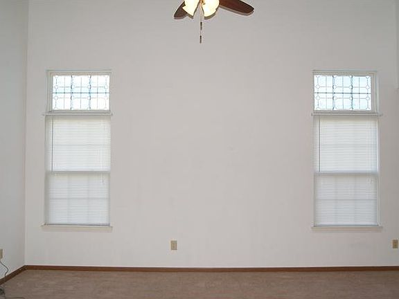 4th image of 7613 Lake Vista Ln