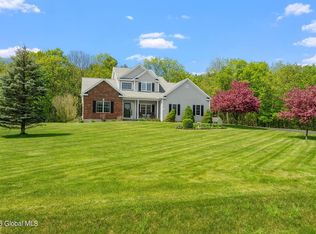 623 Maura Ln, Glenville, NY 12302
