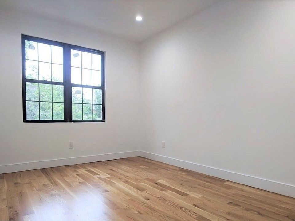 2nd image of 143 Woodbine St #4B