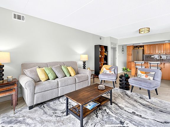 4th image of 1000 Grandview Ave APT 904