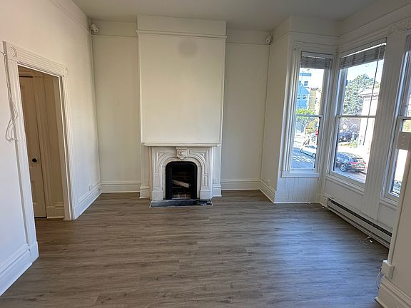 4th image of 3075-3077 Sacramento St #2