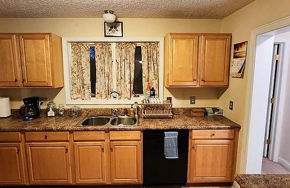 2nd image of 1094 Killinger Rd
