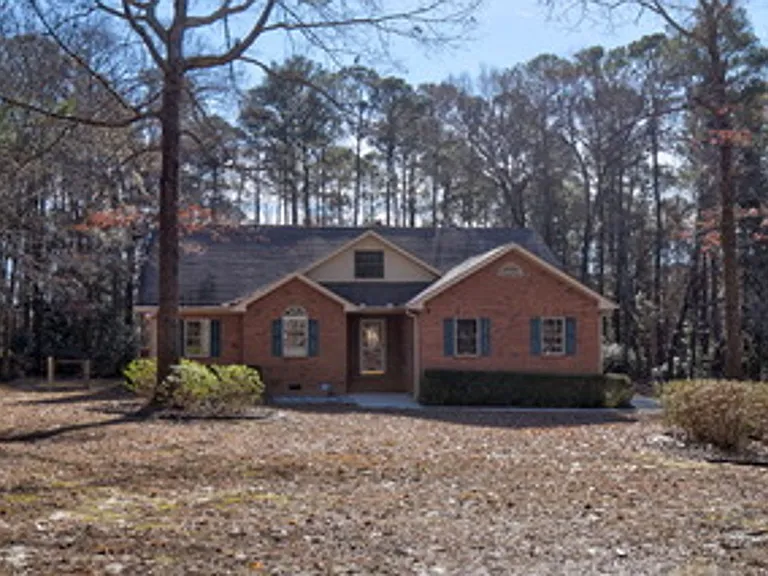 212 Running Deer Dr — Photo 1