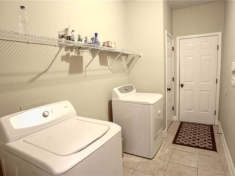 3875 Spring Manor Ct — Photo 15