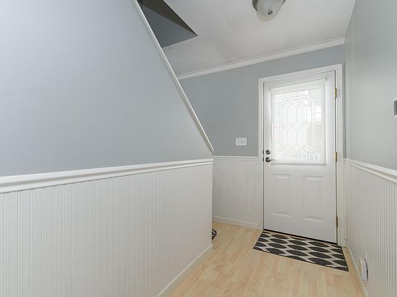 5th image of 569 Treasure Island Dr
