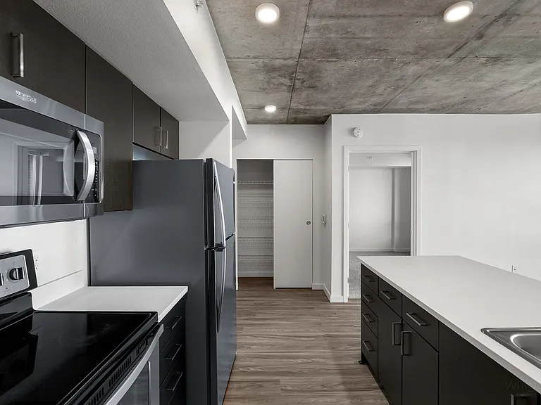 Stadium Apartments — Photo 64