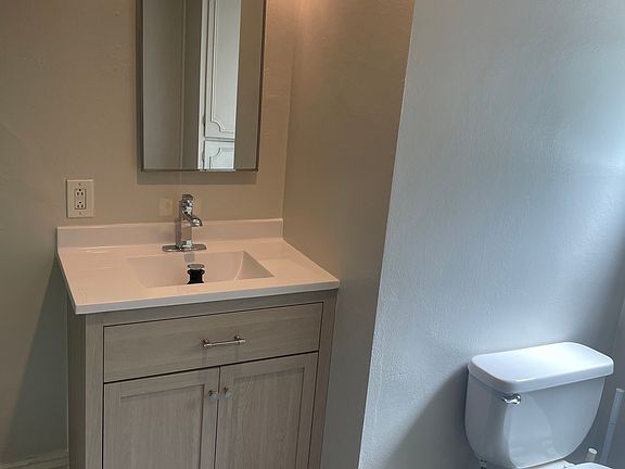 5th image of 4267 Whittier St