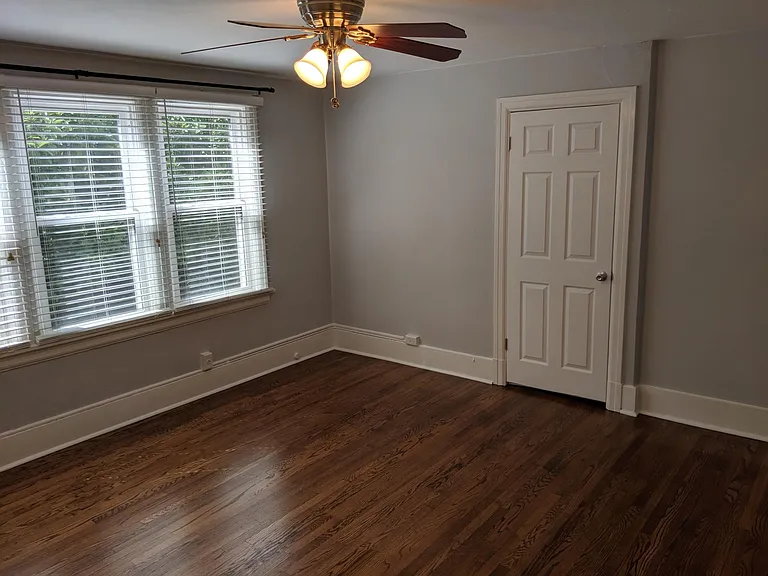 2500 Sulphur Ave — Photo 36