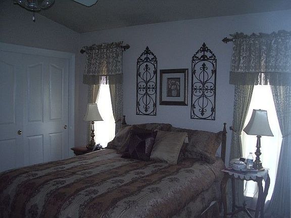 Master/His,Hers Closets