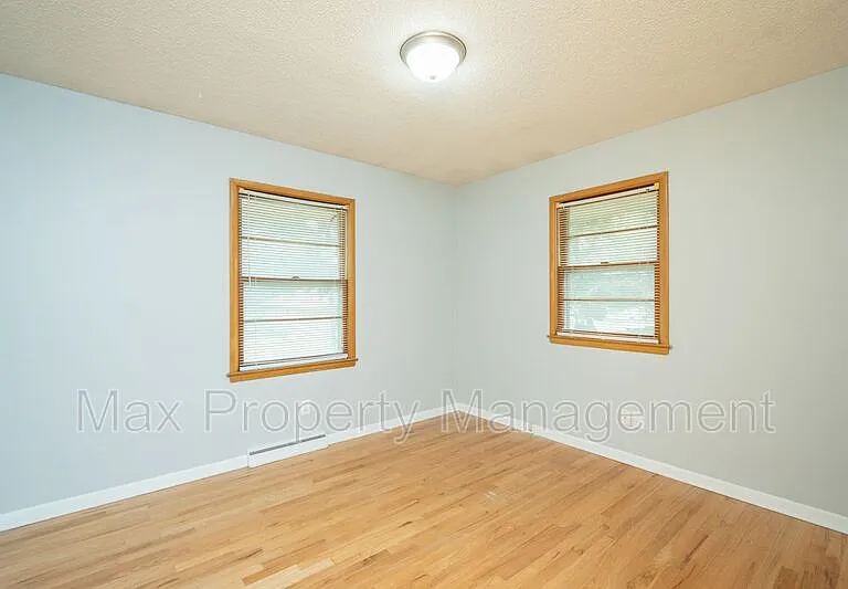 3934 Oakshire Rd — Photo 11