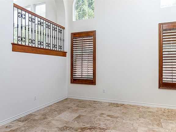 4th image of 26181 Shadow Rock Ln
