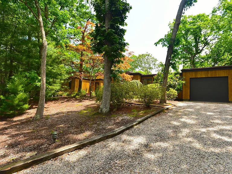 Hollow Tree Ln — Photo 20