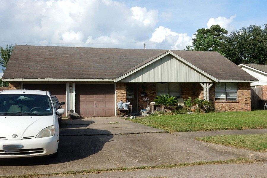 1st image of 913 S Kaufman Dr