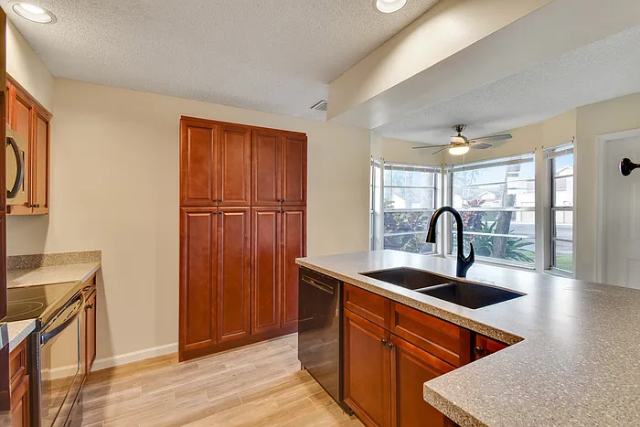 1475 Lake Mango Way — Photo 14