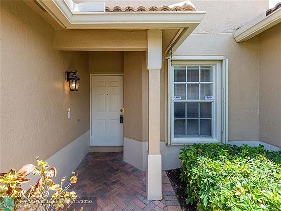 5th image of 6404 Park Lake Cir #6404