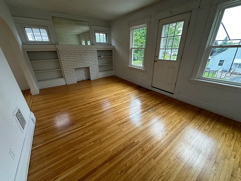 394 Taunton Pl #2UPR — Photo 2