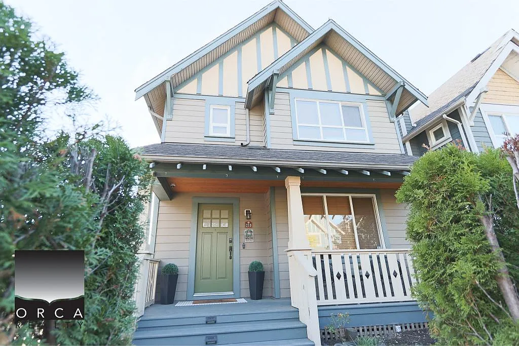 210 Furness St photo 1