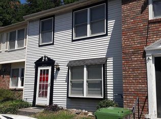 8841 Applegate Ln, Sandy Springs, GA 30350