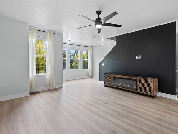 3rd image of 3717 S Gowan Ln