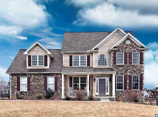 418 Chestnut Dr, Boiling Springs, PA 17007