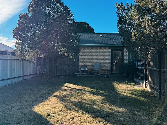 3rd image of 7 Pineway Blvd