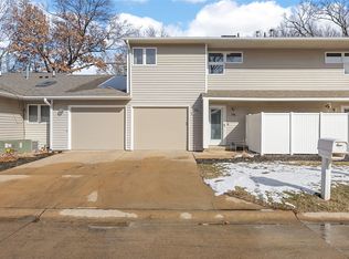 716 E Post Ct SE, Cedar Rapids, IA 52403