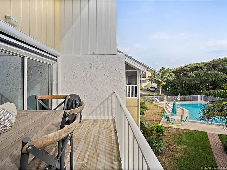 245 NE Macarthur Blvd #12 — Photo 30