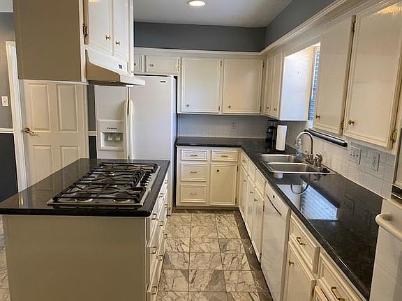 5th image of 4727 Baywood Dr