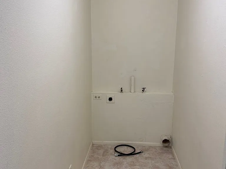 105 E Downey Ave — Photo 7