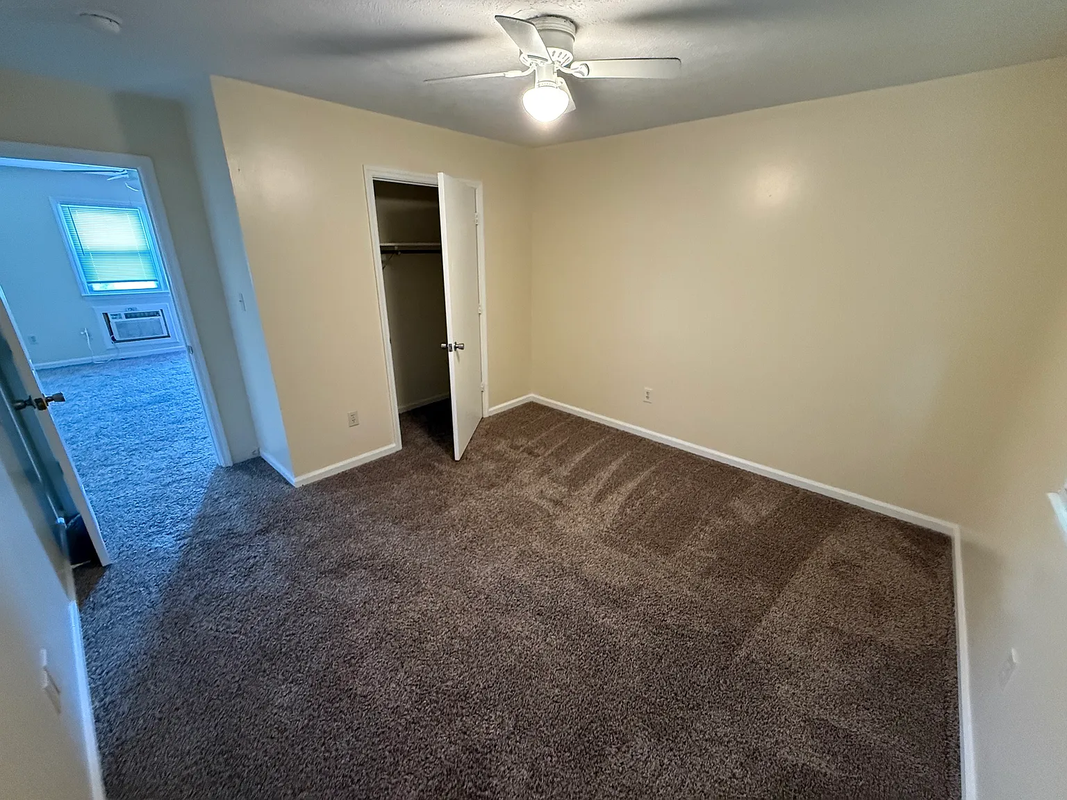 2 bed, 700 sqft, $875 — Photo 3