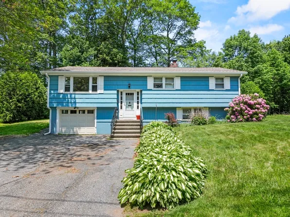 29 Mayflower Cir, Leicester, MA 01524