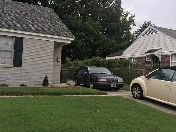 4th image of 1084 N McNeil St