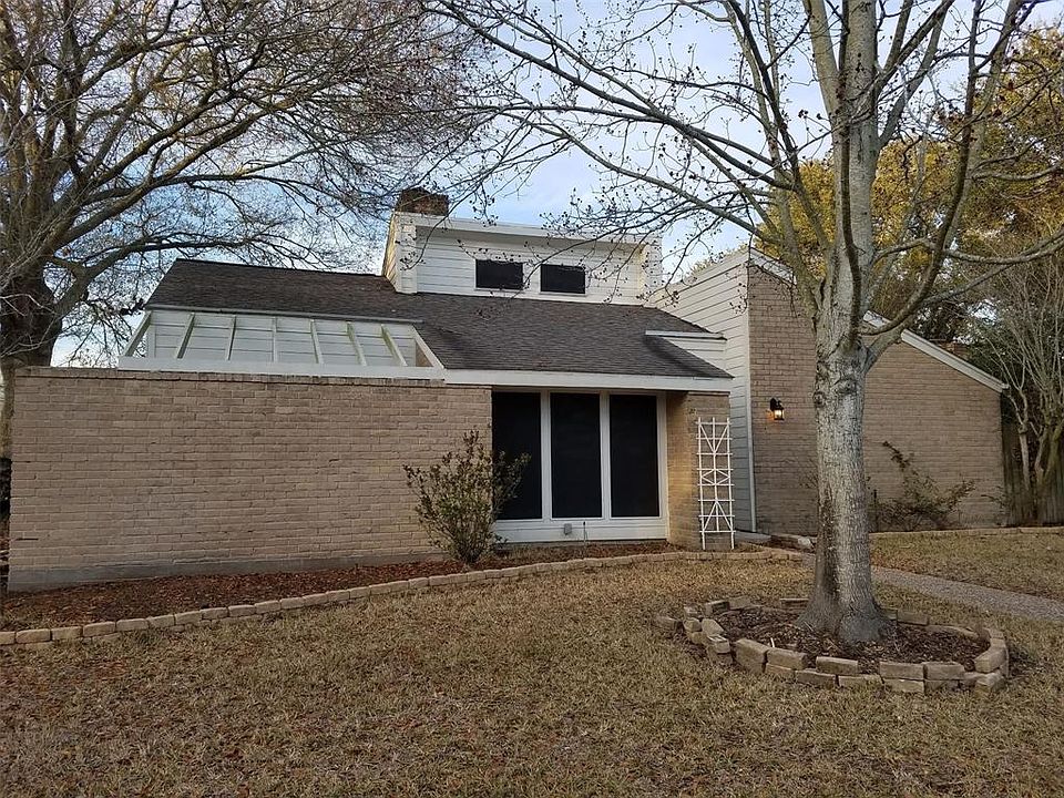1st image of 15630 Sandy Hill Dr