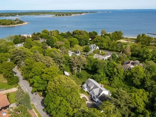 22 Allen St, Marion, MA 02738