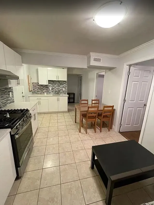 2 bed, 600 sqft, $2,200 — Photo 1