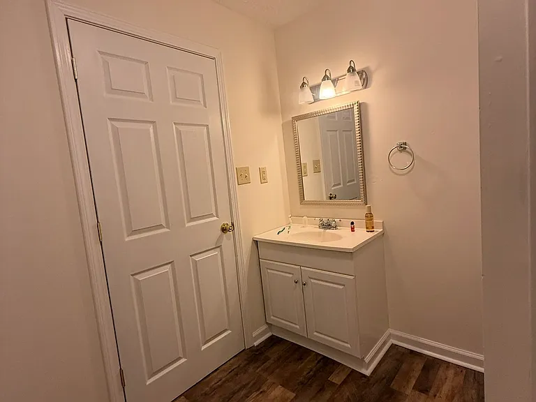 Joy Cir — Photo 6