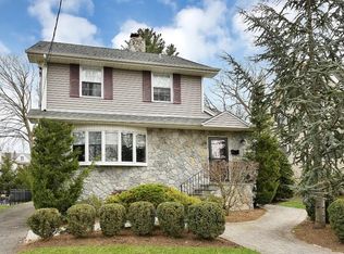 39 Elm St, Tenafly, NJ 07670