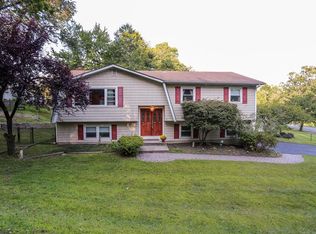 2 Thomas Ct, Valley Cottage, NY 10989