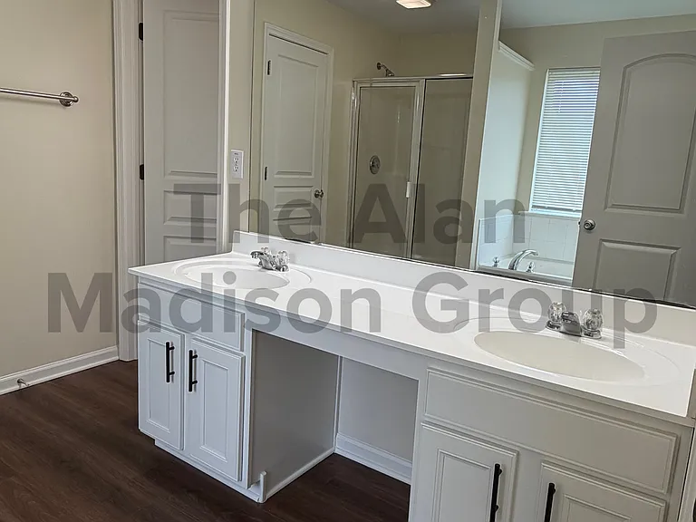 151 Hidden Lake Cir — Photo 8