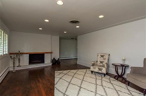 3rd image of 3084 S Clayton St