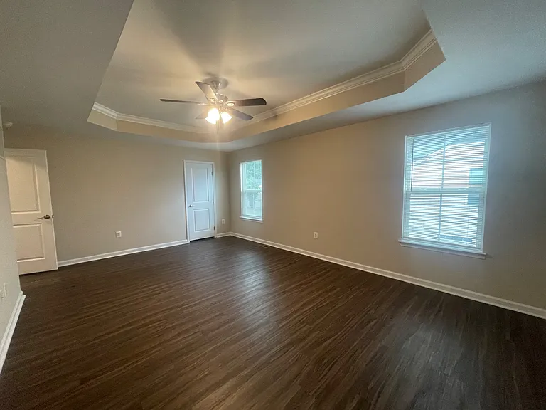 2410 Walthall Ct — Photo 28